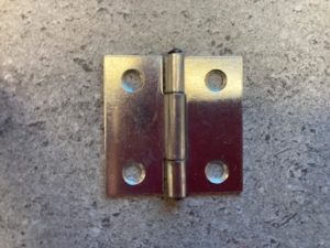 ZAWIAS SPLATANY 30x30mm, kwadratowy zgodny z DIN 7954, OCYNK /op10szt/ Häfele 35403919