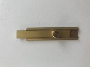 Zasuwka meblowa, rygiel prosty, niewidoczne zamocowanie, mosiądz szlifowany, długość: 60 mm, skok: 11 mm HÄFELE 25201236