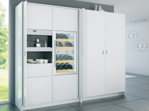 Okucie do drzwi przesuwnych, Häfele Slido F-Park72 50A, z amortyzatorem, do 1-skrzydłowych drzwi przesuwno-rozwiernych drewnianych, do ciężaru drzwi do 50 kg, Wysokość drzwi: 2200–2700 mm, głębokość zabudowy w świetle: 665 mm  HÄFELE 40845027