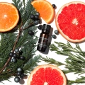 Revive-Pure-Essential-Oil-Blend-orzezwiajacy-radosny-olejek-do-inhalacji-skladniki-aromatherapy-associates-2.webp